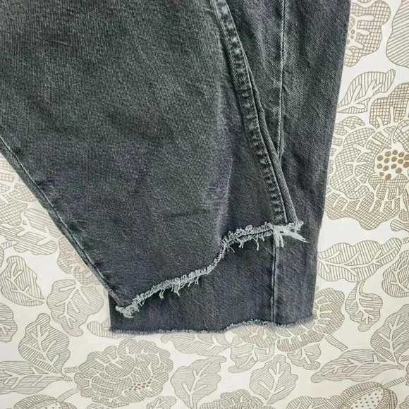 Levi's 501 Men's Size 32x27 Black Button Fly Jeans ** Cut off hem** - Picture 3 of 9